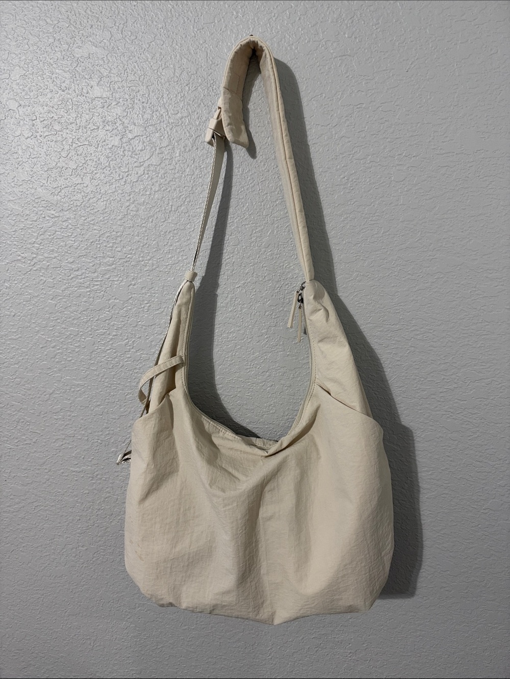 GU Unisex Soft Nylon Cocoon Shoulder Bag Off White Slouchy Crossbody Dumpling